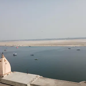 Dwivedi Sri Omkar Palace Varanasi