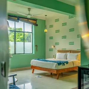 Minimalist One Hauz Khas Village Hotel Nuova Delhi